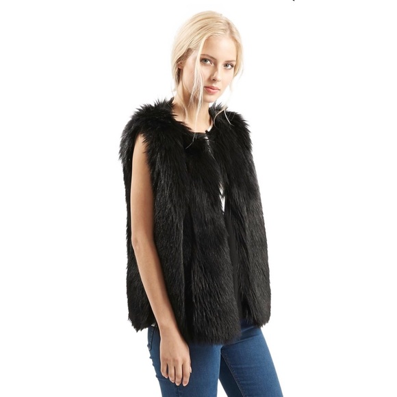 ✨Steal Her Style✨ TopShop Black Faux Fur Vest, size 6 - Picture 13 of 16